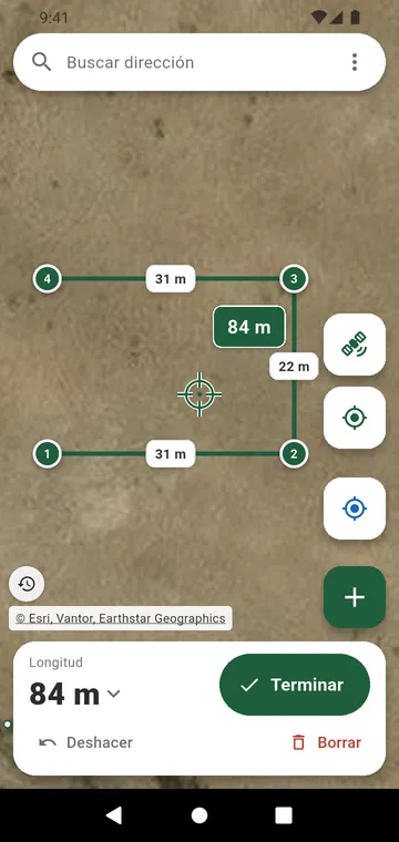 Una línea de cerca dibujada en el mapa satelital, con su longitud