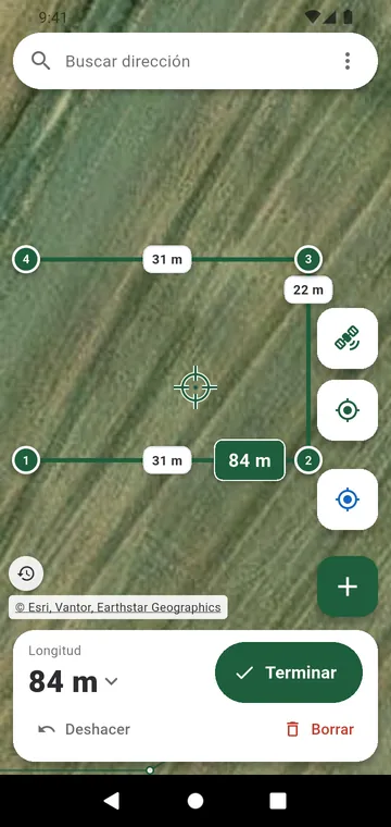 Una línea de valla dibujada en el mapa satélite, con su longitud