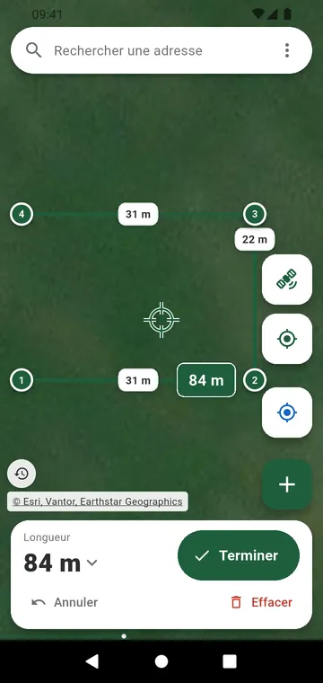 Une ligne de clôture dessinée sur la carte satellite, avec sa longueur