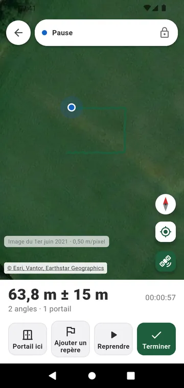 La ligne de clôture parcourue au GPS, portails en chemin