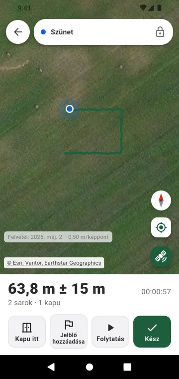 A kerítés vonalának bejárása GPS-szel, útközben kapukkal