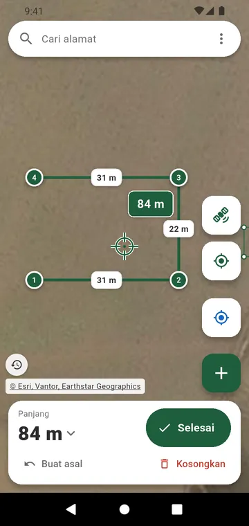 Garisan pagar yang dilukis pada peta satelit, dengan panjangnya