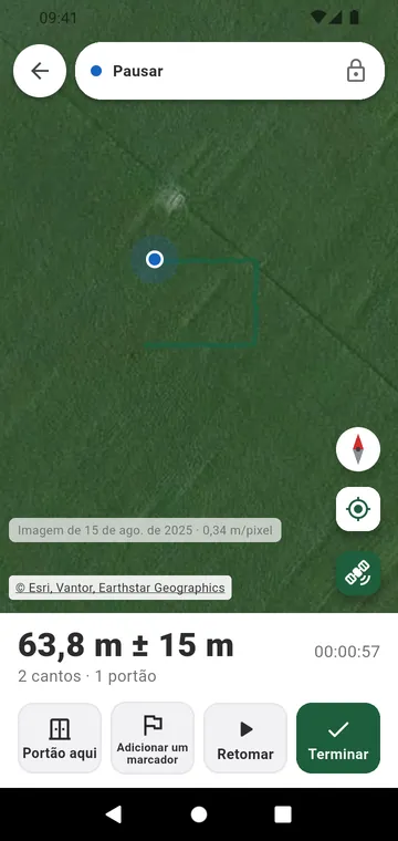 A linha da vedação percorrida por GPS, com portões pelo caminho